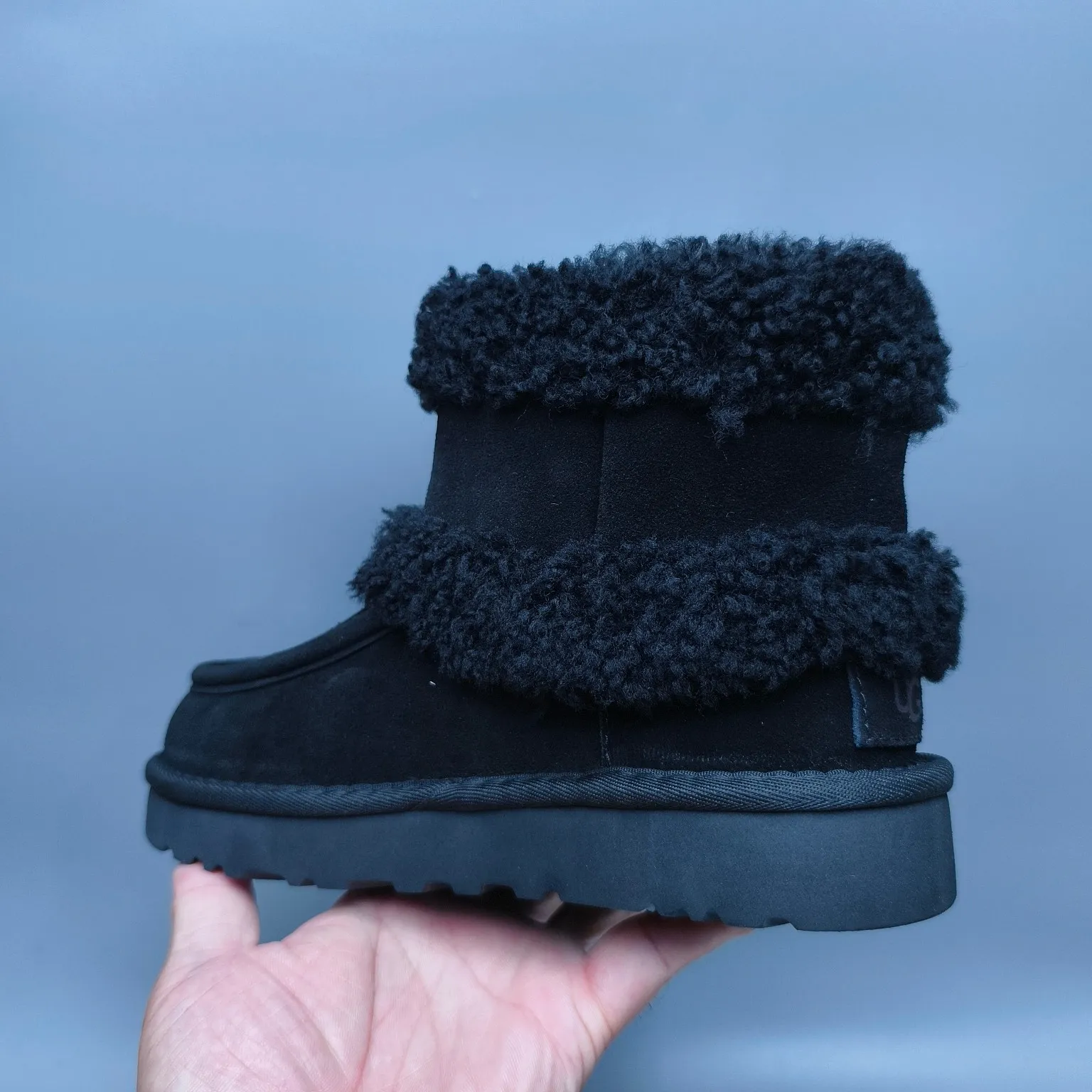 💰600 UGG sheepskin all-in-one snow boots 5410 Curly large LOGO mid-cut trendy boots Color: Maroon Black Size: 35-40